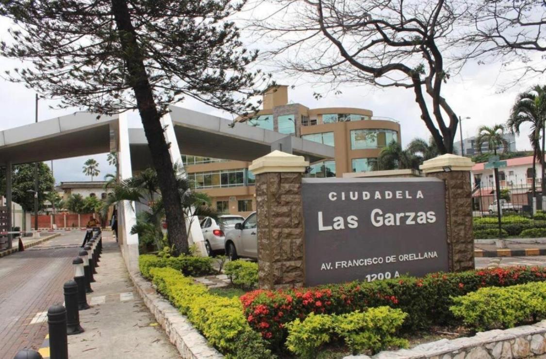 Mega Suite Junto Al San Marino Shopping Guayaquil Exterior photo